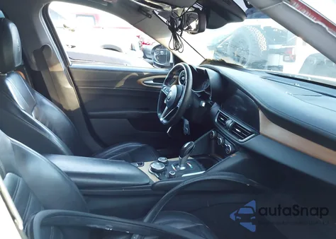 2017 Alfa Romeo Giulia Ti Rwd z USA, uszkodzony, nr VIN ZARFAECN7H7542345